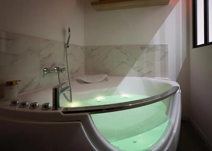 Apartment L'arcade Secrete Climatise, Jacuzzi, Borne D'arcade Centre