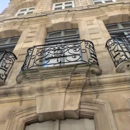 L'arcade Secrete Climatise, Jacuzzi, Borne D'arcade Centre Apartment